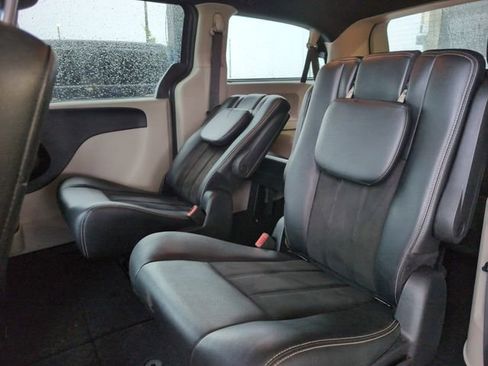 Used 2020 Dodge Grand Caravan SXT FWD image 22