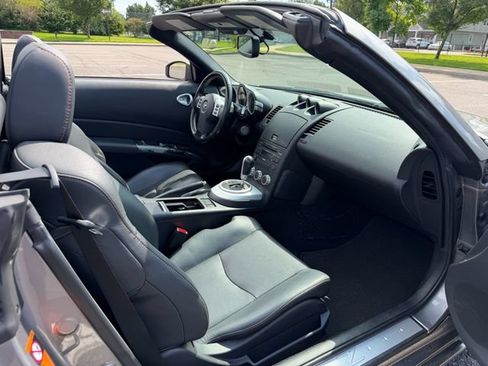 Used 2008 Nissan 350Z Touring RWD image 10