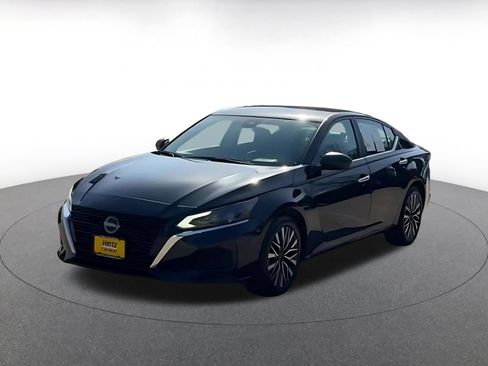 Used 2025 Nissan Altima 2.5 SV FWD image 7