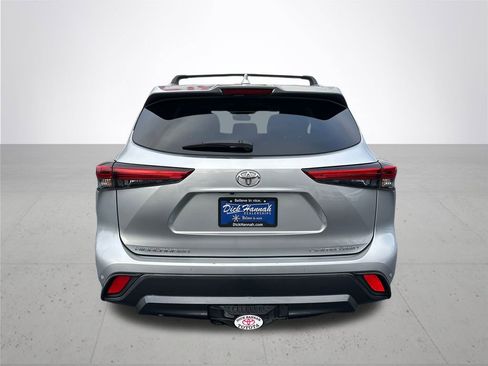 Used 2021 Toyota Highlander Limited image 8