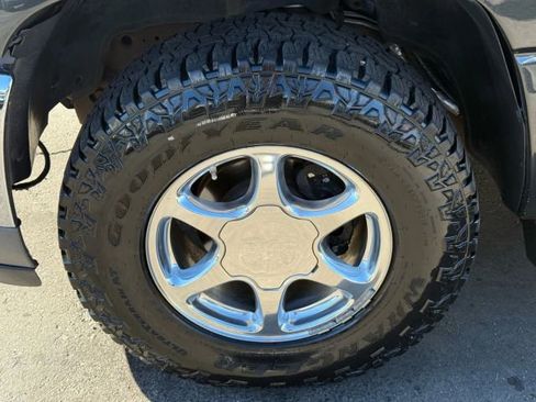 Used 2005 GMC Yukon SLT w/ SLT Preferred Equipment Group image 13