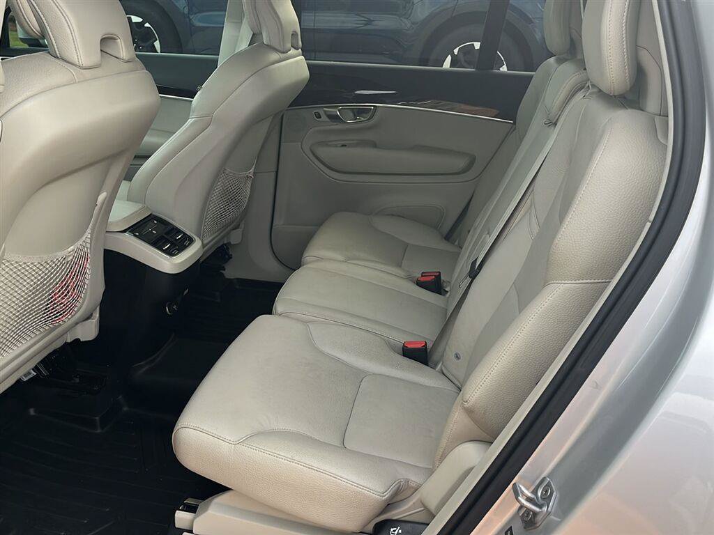 Used 2019 Volvo XC90 T6 Momentum w/ Advanced Package AWD/4WD image 5