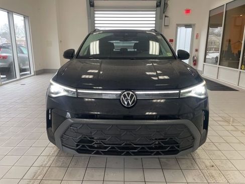 Certified 2025 Volkswagen Taos SE image 6