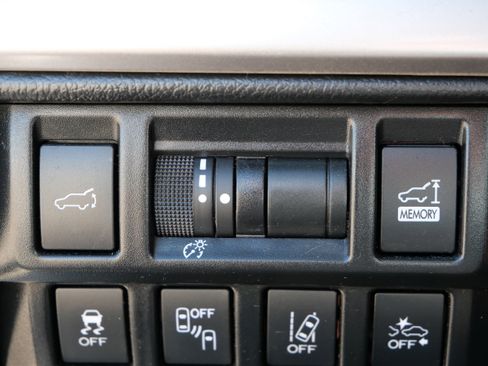 Used 2019 Subaru Outback 3.6R Touring AWD/4WD image 27