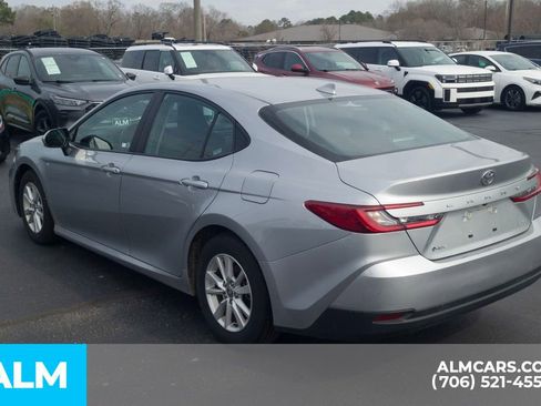 Used 2025 Toyota Camry LE image 9