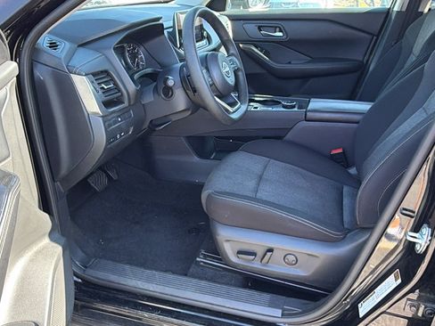 Used 2024 Nissan Rogue SV AWD/4WD image 16