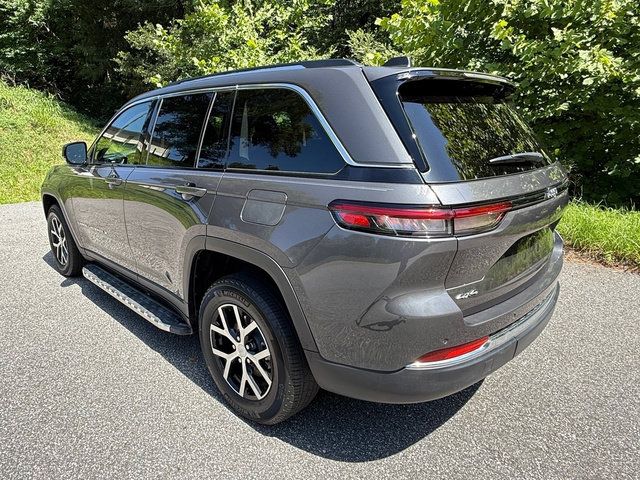 Used 2023 Jeep Grand Cherokee Limited AWD/4WD image 8