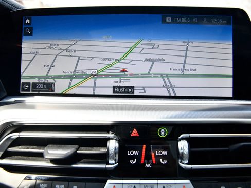 Used 2023 BMW X5 xDrive40i w/ Premium Package image 17