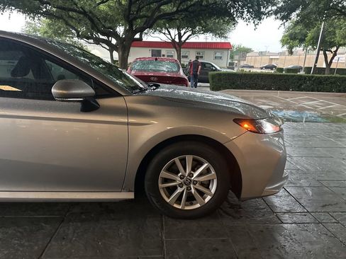 Used 2025 Toyota Camry LE w/ Convenience Package FWD image 9