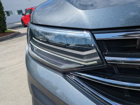 Certified 2023 Volkswagen Tiguan SE FWD image 10