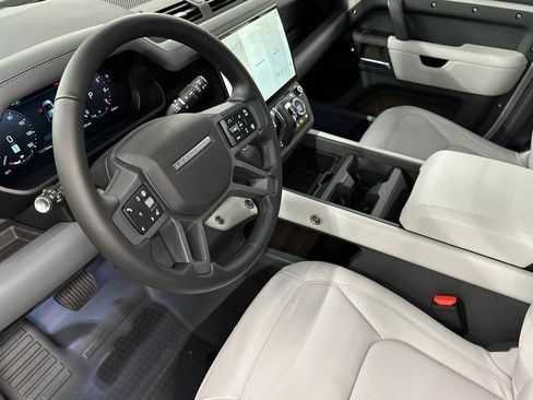 New 2026 Land Rover Defender 110 X-Dynamic SE image 5