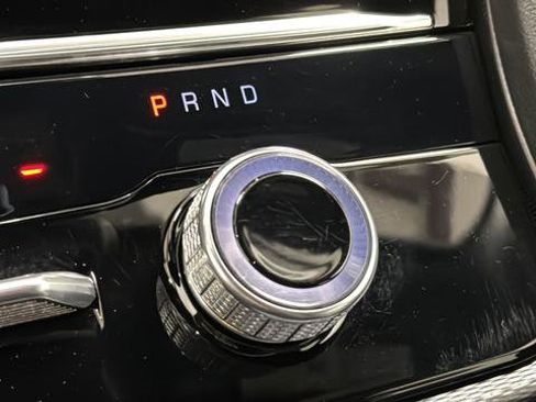 Used 2024 Jeep Grand Cherokee Limited w/ Black Appearance Package image 34