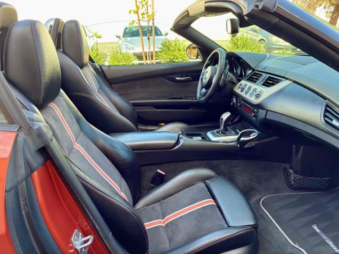 Used 2014 BMW Z4 sDrive35is RWD image 41