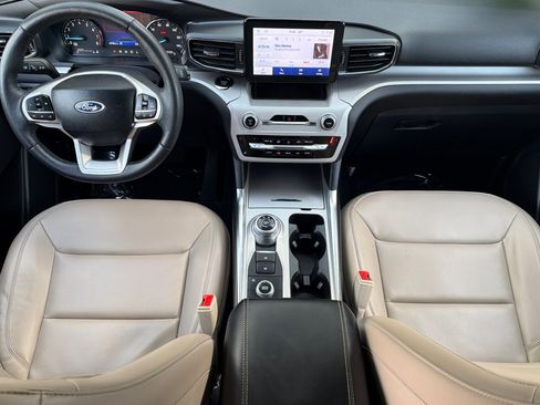 Used 2024 Ford Explorer XLT w/ Equipment Group 202A image 13