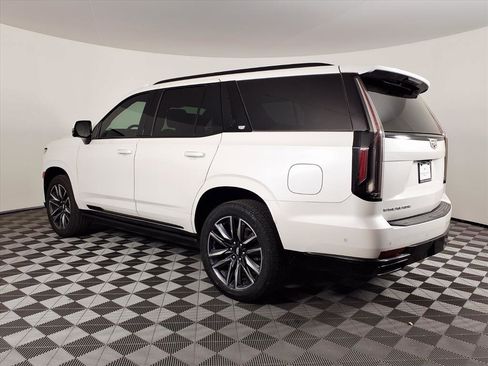 Certified 2022 Cadillac Escalade Sport Platinum w/ Heavy-Duty Trailer Package image 6