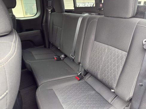 Used 2017 Nissan Titan SV image 25