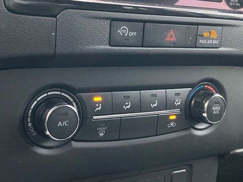 Used 2024 Nissan Frontier SV image 24