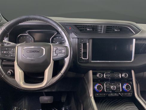 Used 2021 GMC Yukon XL Denali w/ Denali Premium Package AWD/4WD image 11