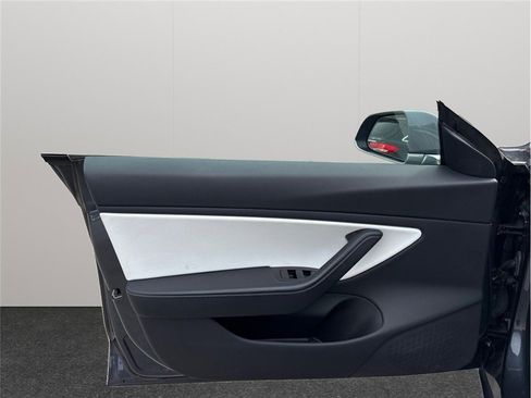 Used 2019 Tesla Model 3 Long Range image 19