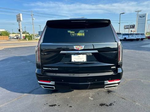 Certified 2026 Cadillac Escalade ESV Platinum Luxury w/ LPO, Floor Liner Package AWD/4WD image 7
