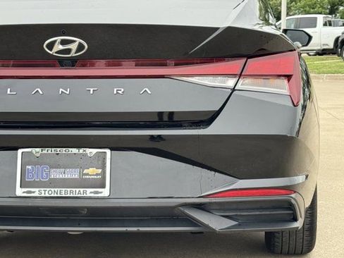 Used 2023 Hyundai Elantra SEL FWD image 7