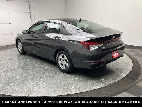 Used 2021 Hyundai Elantra SE FWD image 2