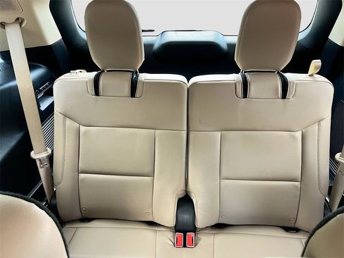 Used 2020 Ford Explorer Limited image 29