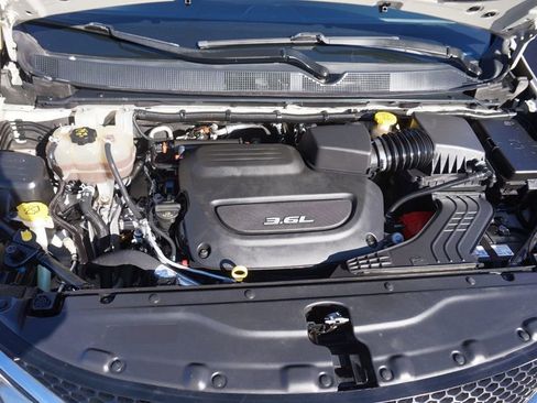 Used 2017 Chrysler Pacifica Touring-L Plus image 12