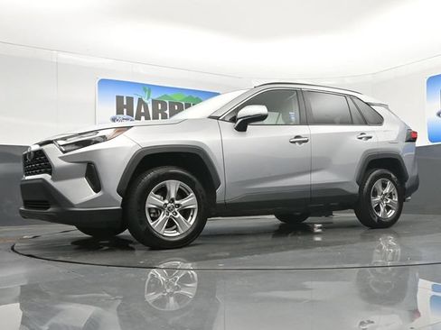Used 2025 Toyota RAV4 XLE FWD image 20