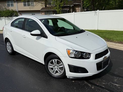 Used 2016 Chevrolet Sonic LT FWD image 2