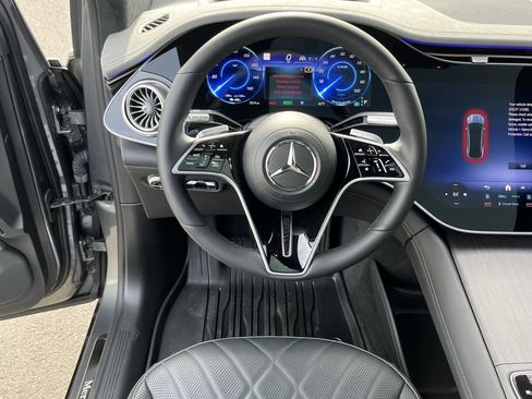 Used 2023 Mercedes-Benz EQS 580 4MATIC SUV image 12