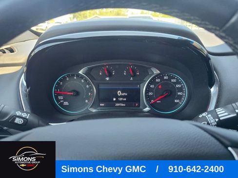 Used 2023 Chevrolet Traverse LT w/ Rear Camera Mirror Package AWD/4WD image 14