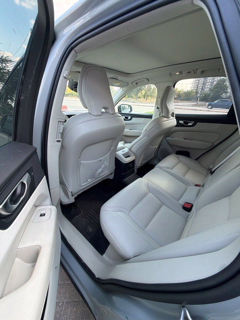 Used 2024 Volvo XC60 T8 Ultimate w/ Protection Package Premier AWD/4WD image 9
