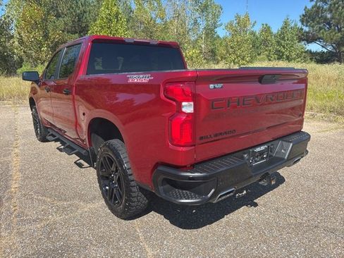 Used 2022 Chevrolet Silverado 1500 LT Trail Boss w/ Bed Protection Package image 4