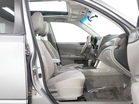 Used 2010 Subaru Forester 2.5X Premium image 11