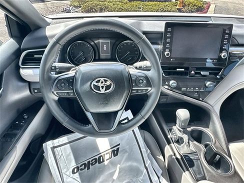 Used 2023 Toyota Camry SE image 16