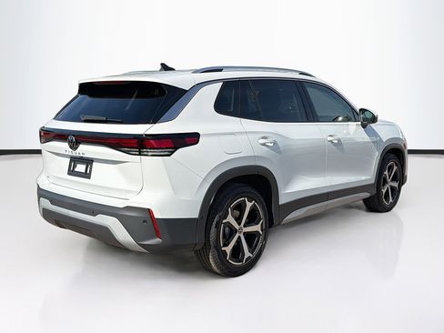 New 2026 Volkswagen Tiguan SE FWD image 3
