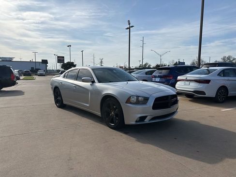 Used 2012 Dodge Charger SXT Plus RWD image 3