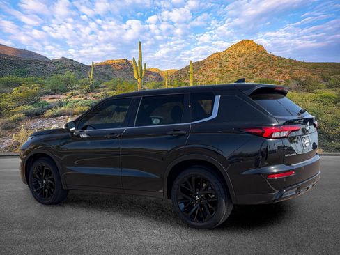 Used 2024 Mitsubishi Outlander FWD image 8