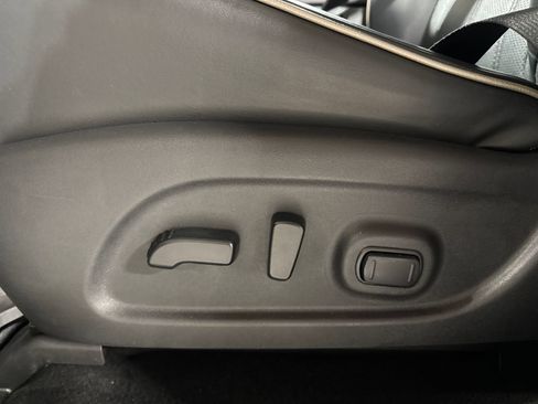 Used 2019 INFINITI QX60 Luxe w/ Essential Package AWD/4WD image 16