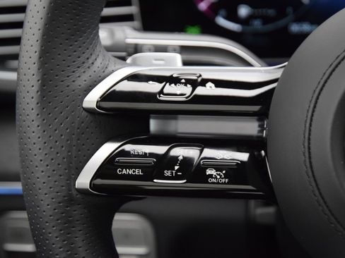 Used 2025 Mercedes-Benz GLS 450 GLS 450 image 25