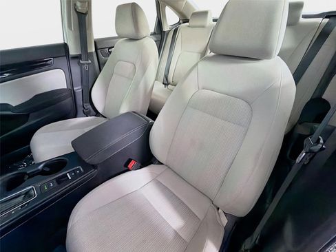 Used 2022 Honda Civic EX image 12