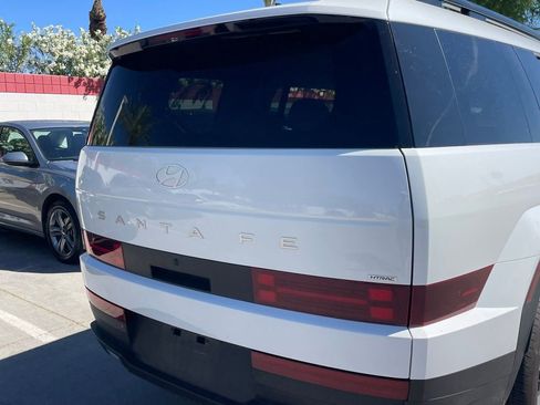 Used 2025 Hyundai Santa Fe SEL image 4
