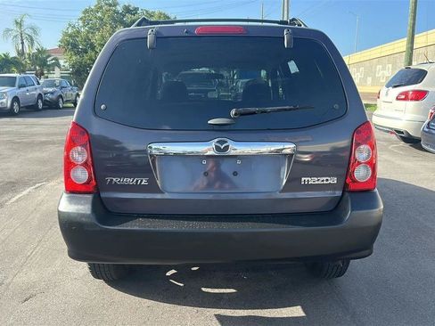 Used 2006 MAZDA Tribute I FWD image 9