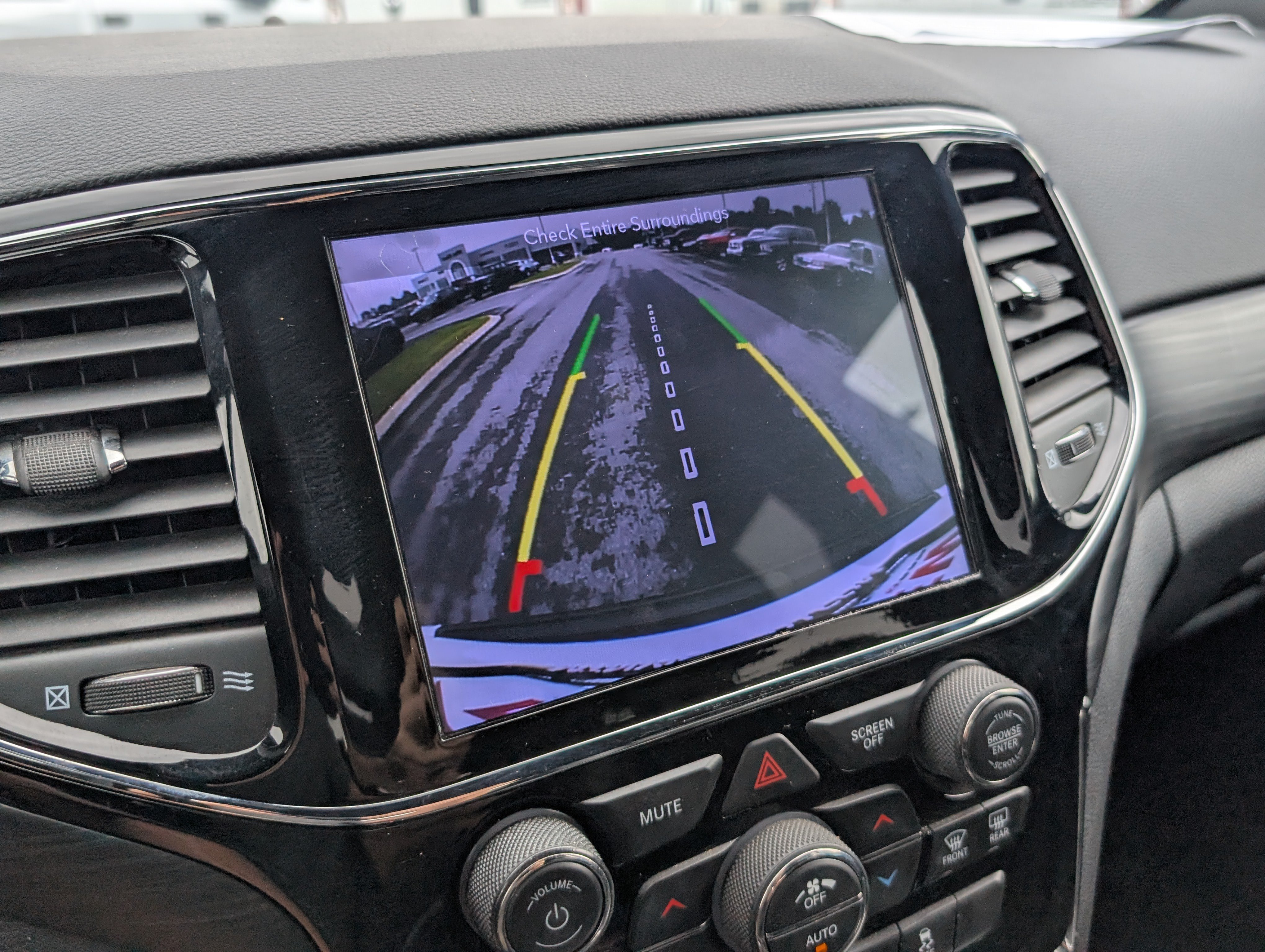 Used 2019 Jeep Grand Cherokee Altitude AWD/4WD image 17