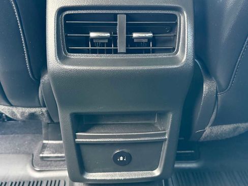 Used 2023 Ford Edge SEL image 9