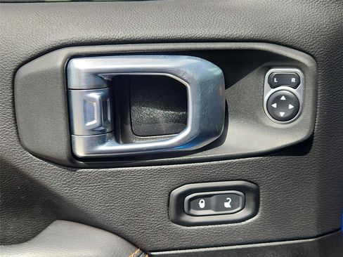 Used 2021 Jeep Gladiator Mojave AWD/4WD image 23