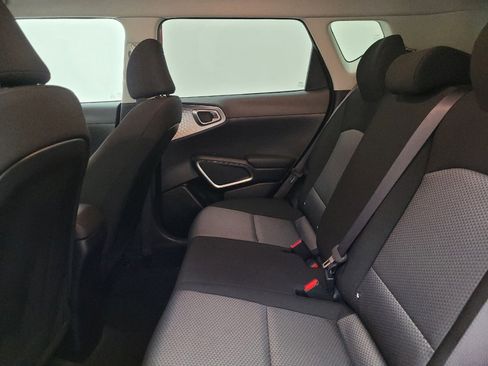 Used 2023 Kia Soul LX image 18