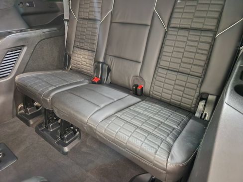 Used 2024 Cadillac Escalade Sport Platinum w/ LPO, ONYX Package AWD/4WD image 32