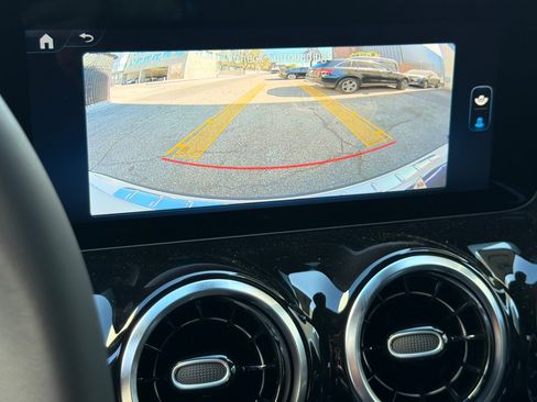New 2026 Mercedes-Benz GLA 250 image 18